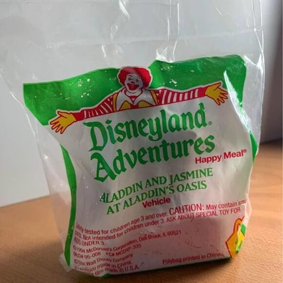 McDonalds Happy Meal Disneyland Adventures 1994 ALADDIN AND JASMINE Sealed - Picture 1 of 4